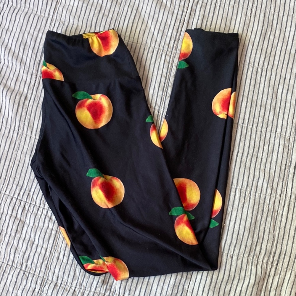 VGUC Goldsheep Black Leggings with Vibrant Peach Design